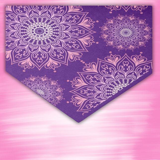 Hübsch rosa Mandala auf lila | Seidenpapier (Von Creator hochgeladen)