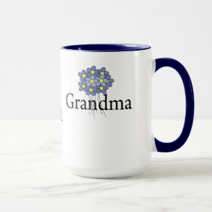 Hübsche blaue Blumen-Oma-T-Shirt Tasse
