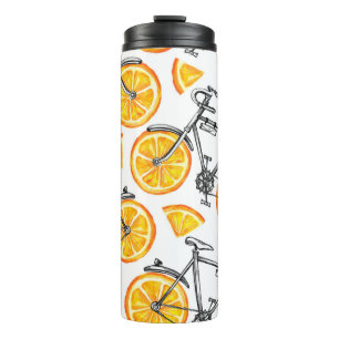 Hübsche Fahrräder mit orangen Rädern. Wasserfarbe Thermosbecher