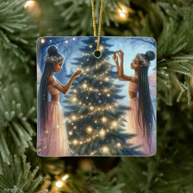 Hübsche Fairies schmücken den Weihnachtsbaum Keramikornament (Baum)