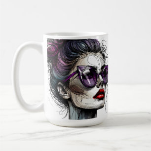 Hübsche Frau in Sonnenbrille und Lila Lipstick Kaffeetasse