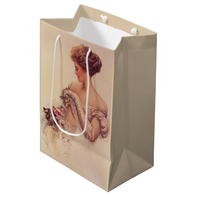 Hübsche Frau mit einem Kitten (von Harrison Fisher Mittlere Geschenktüte (Vorderseite Schrägansicht)