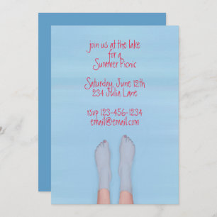 hübsche Füße im coolen Wasser einweichen Einladung