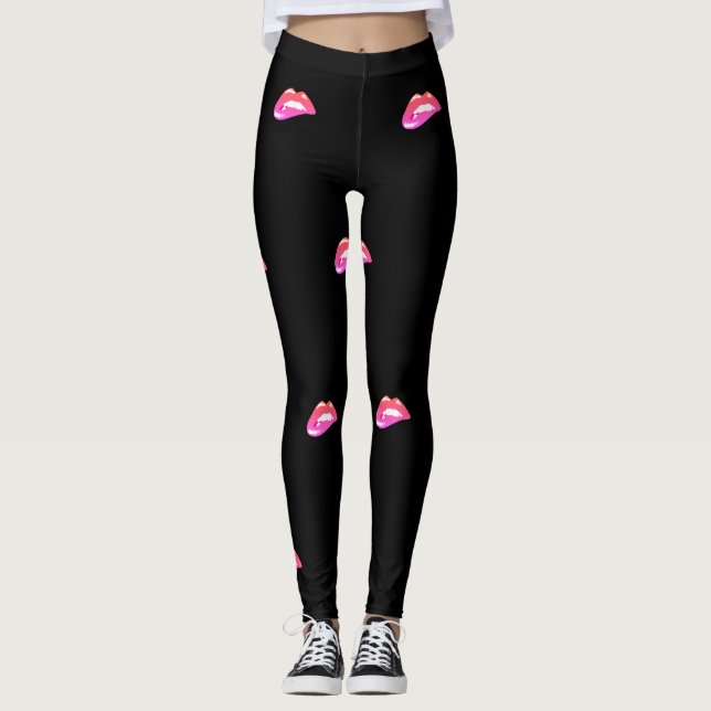 Hübsche Girl, rosa Lippen, schwarz Leggings (Vorderseite)
