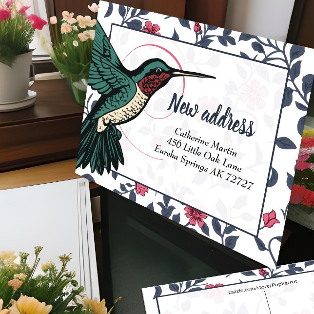 Hübsche Hummingbird & Pink Blume Reben Neue Adress Postkarte (Pretty hummingbird floral new home announcement with house address and floral border)