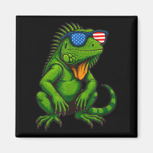 Hübsche Iguana mit Amerika Sungles Kostüm für 4. Magnet