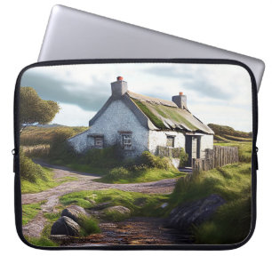 HÜBSCHE IRISCHE LANDSCHAFT MIT HÜTTE LAPTOPSCHUTZHÜLLE