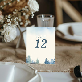 Hübsche Kiefernbäume blaue Tischnummer