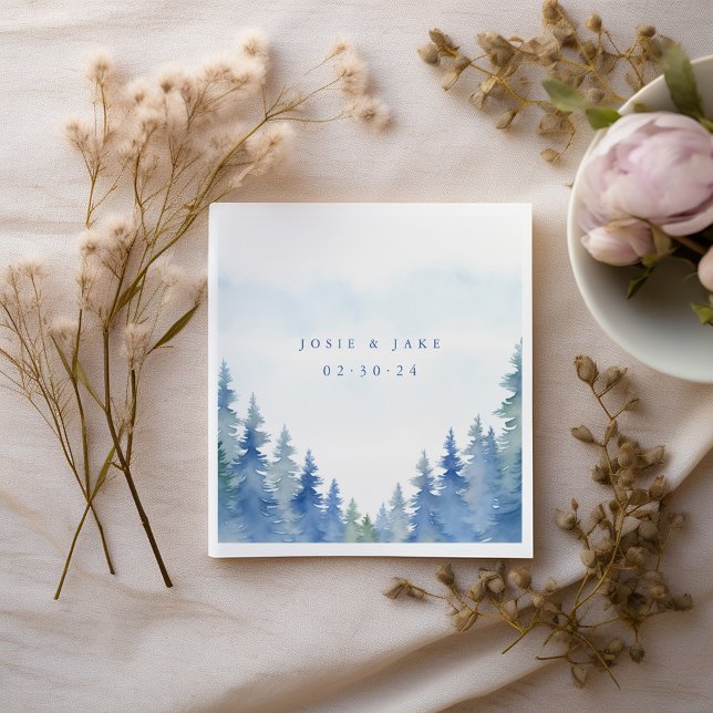 Hübsche Kiefernbäume Serviette (Pretty napkin with blue pine trees. Used for a wedding reception meal with names and date.)