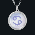 Hübsche Krebsastrologie Signieren Personalisierten Versilberte Kette<br><div class="desc">Diese hübsche,  personalisierte,  lila und Lavendelkrebshalskette weist Ihr astrologisches Zeichen aus dem Zodiac in einem wunderschönen Funkeln wie den Sternbildern auf. Passen Sie dieses niedliche Geschenk mit Ihrem Namen in einem schönen kursiven Skript für jemanden mit einem Ende Juni oder Anfang Juli Geburtstag.</div>