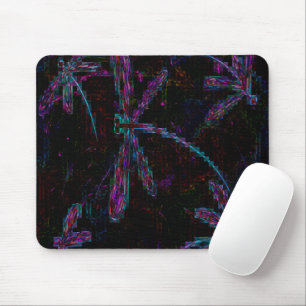 Hübsche Lila blaue Libellen auf Schwarz Mousepad