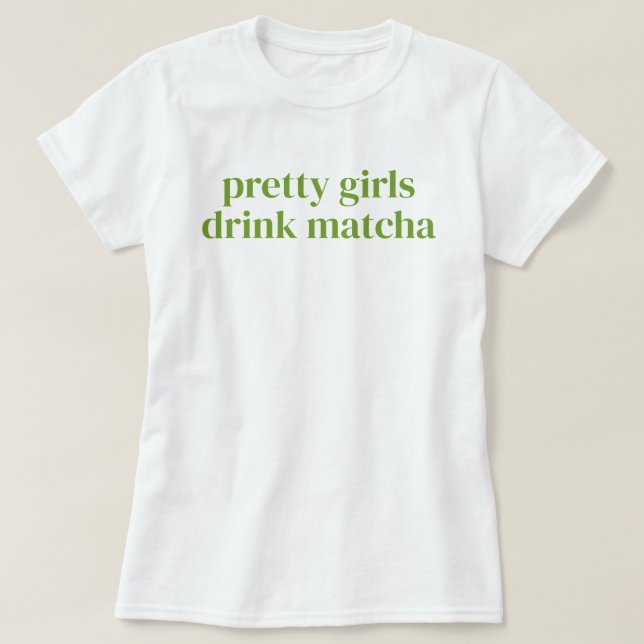 Hübsche Mädchen trinken Matcha Simple Girly T-Shirt (Design vorne)