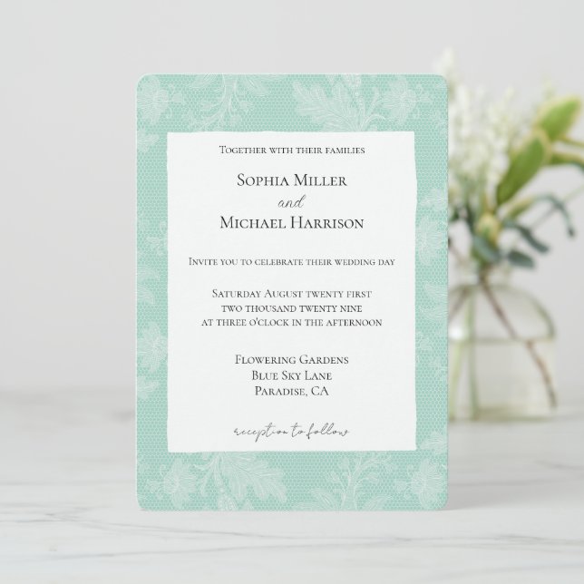 Hübsche mintweiße florale falsche Spitzenhochzeit Einladung (Stehend Vorderseite)