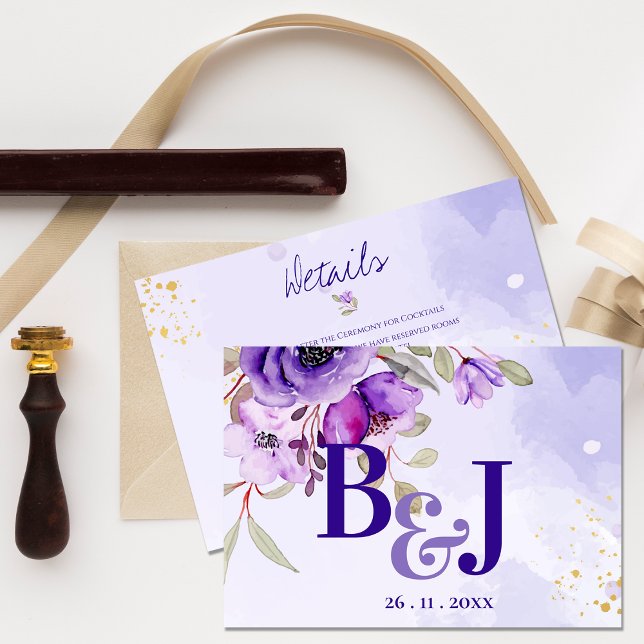 Hübsche Monogramm Niedliche Lila blaue Blütenhochz Begleitkarte (Pretty Monogram Cute Purple Blue Floral Wedding Enclosure Details Card)