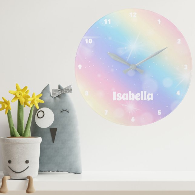 Hübsche Pastel Rainbow Sparkle Monogram Girl Kids Große Wanduhr (Von Creator hochgeladen)