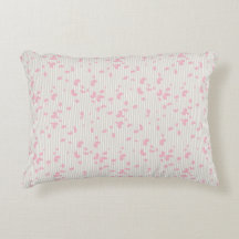 Hübsche Petalen auf Streifen