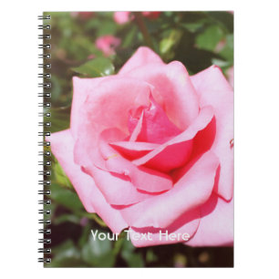 hübsche Rosa-Blume mit süßen Herzen Notizblock