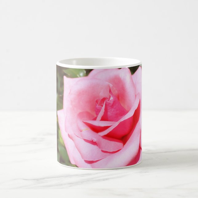 hübsche Rosa-Blume mit süßen Herzen Tasse (Mittel)