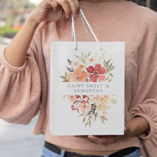 Hübsche rosa Blumen   Personalisierter Geburtstag Mittlere Geschenktüte