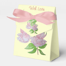 hübsche, rosa Fuchia-Blume und Blumenblätter