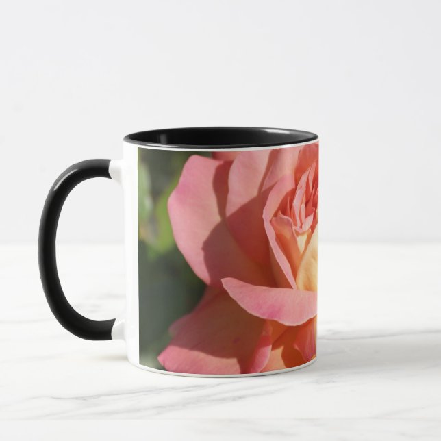 Hübsche rosa-gelbe Blume, kundenspezifisch Tasse (Links)