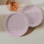 Hübsche, rosa und weiße Vintage Tischteile Pappteller<br><div class="desc">Dieses hübsche Papier-Plattendesign ist ohne Anpassung (ich biete hier Anpassungsmöglichkeiten an das Schwesterdesign an). Der Hintergrunddruck wurde aus einer Vintagen Azulejo-Kachel (blau-weiße Kachel) genommen und digital in Rosa und Weiß wiedergefärbt.</div>