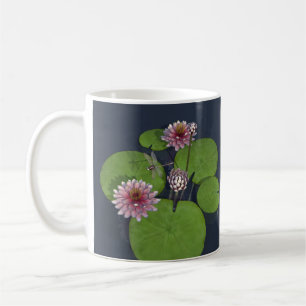 Hübsche Rosa Wasserlilie und Libelle Tasse