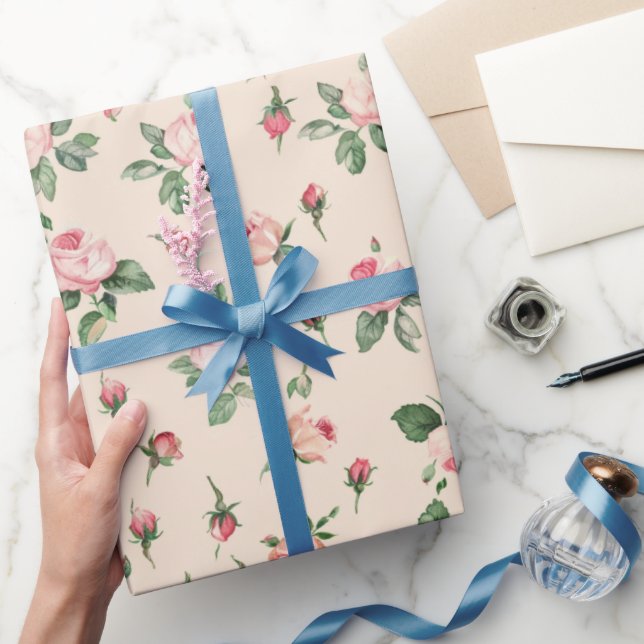 Hübsche Rose Blumenrosa Pfirsichcreme Brautparty Geschenkpapier (Schenken)