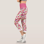 Hübsche Rose Rosa Bläserchische Girl-Monogramm Capri Leggings<br><div class="desc">Schöne helle Magenta und hellrosa Rose blumenmonogramm capri Leggings für ein Mädchen, die Lieben niedliche Blume Muster. Perfekt feminine und hübsche Hose zum Trainieren oder Spazierengehen.</div>