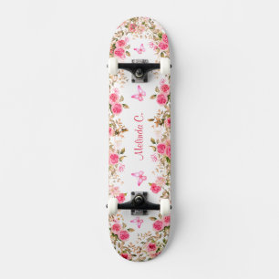 Hübsche Rosen und rosa Schmetterlinge Skateboard