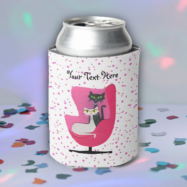 Hübsche Schwarz-weiße Katzen Rosa Stuhl Polka Dose Dosenkühler (Pretty atomic 1950's cats sitting in pink chair on white with pink polka dots drink can cooler.)