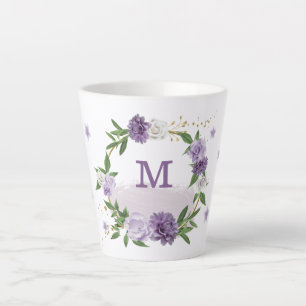 Hübsche violette Blumen Milchtasse
