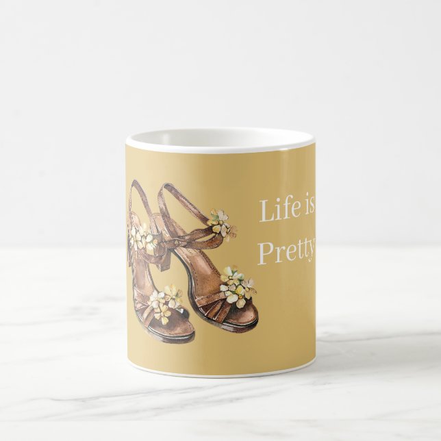 Hübsche Weiße Blumen Braune Sandalen Kaffeetasse (Mittel)