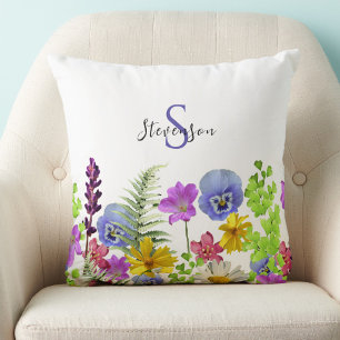 Hübsche Wildblumen mit individuellem Namen und Mon Kissen