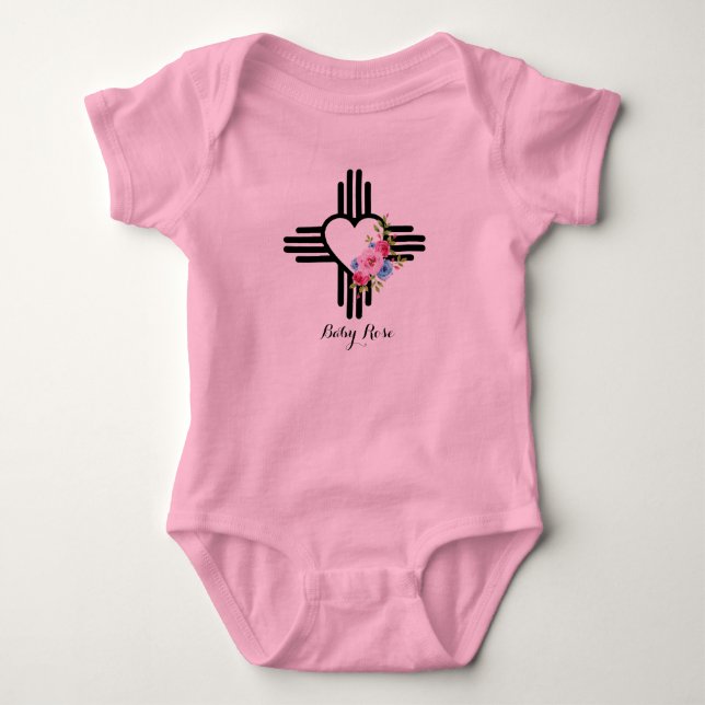 Hübsche Zia Heart Baby Rose Strampler (Vorderseite)