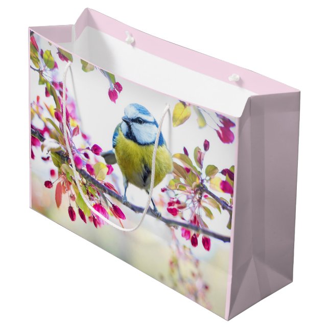 Hübscher Blauer und Gelber Bird auf einem Zweigbil Große Geschenktüte (Vorderseite Schrägansicht)