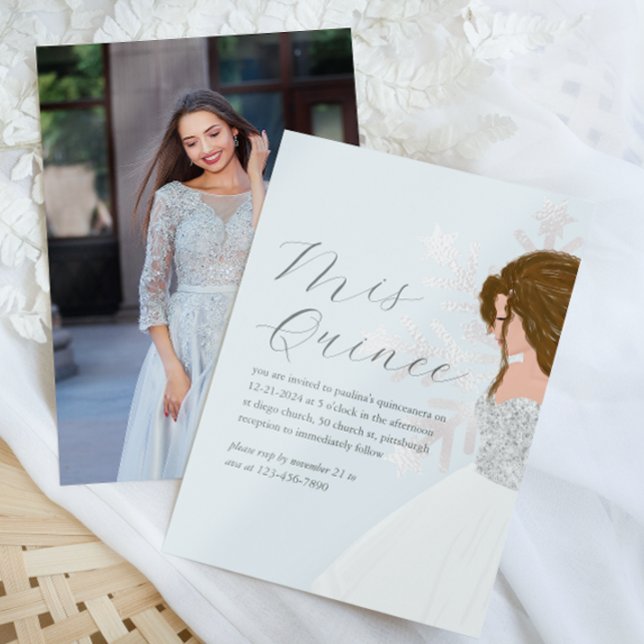 Hübscher Blauer Winter Schneeflocken Mis Quince Fo Einladung (Pretty blue winter theme mis quince quinceanera invitation.)