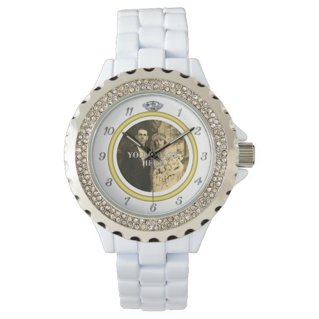 Hübscher Diamant-Hochzeitsring mit Foto auf Weiß Armbanduhr (Vorderseite)