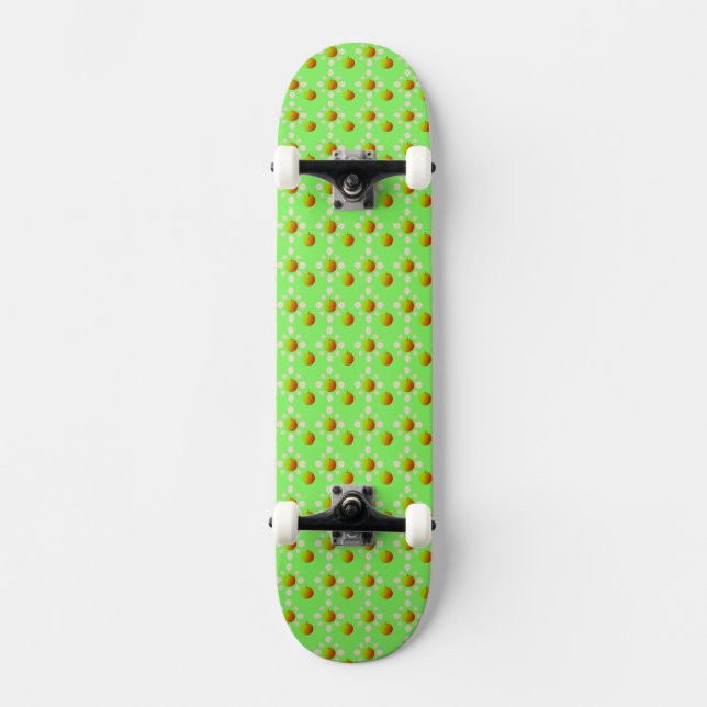 Hübscher Frühling Apfelblüte und Äpfel Gemustert Skateboard (Vorderseite)