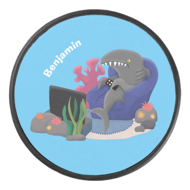 Hübscher Hai beim Fernsehen Cartoon Eishockey Puck (Vorderseite)