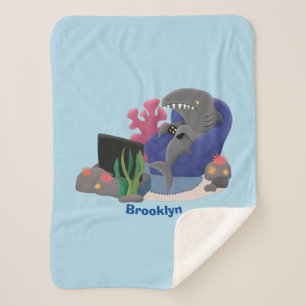 Hübscher Hai beim Fernsehen Cartoon Sherpadecke