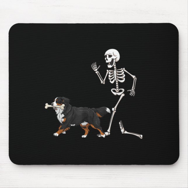 Hübscher Halloween Berner Hund und Skelett Mousepad (Vorne)