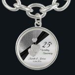 Hübsches 25. silberne armband<br><div class="desc">Personifizieren Sie Charme. 25. Versilbern Sie Hochzeitstag-Andenken. ⭐ dieses Produkt ist kundengerechtes 100%. Grafiken und/oder Text können addiert werden, gelöscht worden, bewegt, die Größe neu bestimmt, herum geändert, gedreht, ETC… 99% meiner Entwürfe in meinem Speicher werden getan in den Schichten. Dieses macht es einfach, damit Sie die Grafiken und den...</div>