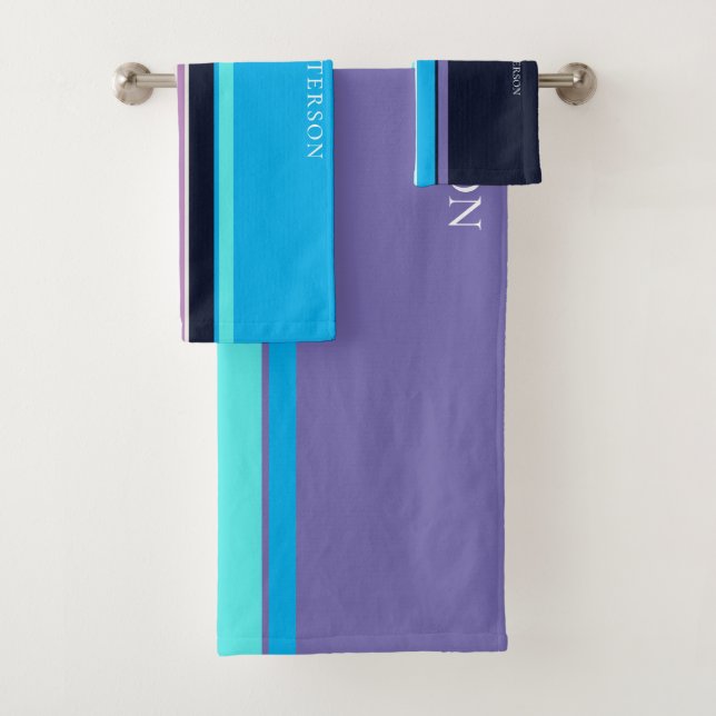 Hübsches Blau & Periwinkle Line Stil Personalisier Badhandtuch Set (Insitu)