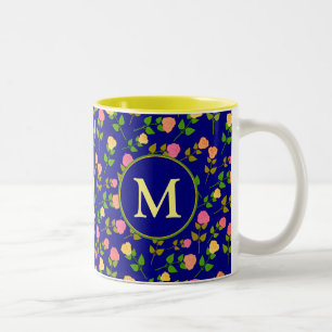 Hübsches blaues Rosenmuster Monogramm Zweifarbige Tasse