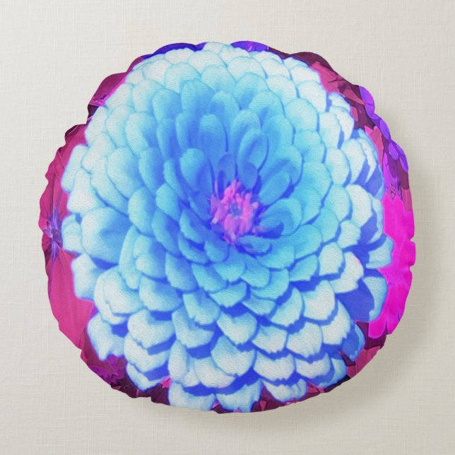 Hübsches blaues Zinnia im Lila Sommergarten Rundes Kissen (Vorderseite)