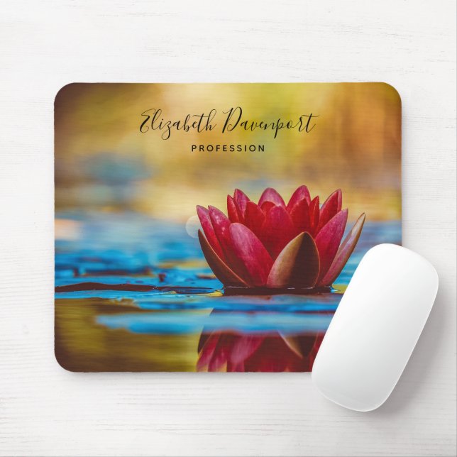 Hübsches Foto einer Lotus-Blume in einem Teich Mousepad (Mit Mouse)