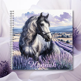 Hübsches Graupferd Stehend in Lavendel Notizbuch