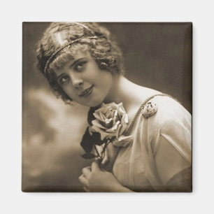 hübsches Mädchen mit einer Rose Magnet