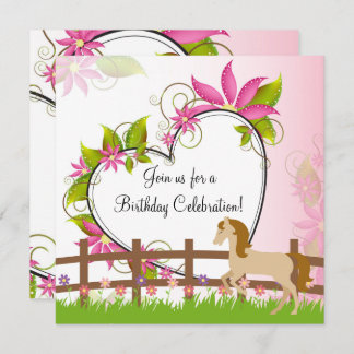 Hübsches Pferd, rosa Blume und Herzgeburt Einladung